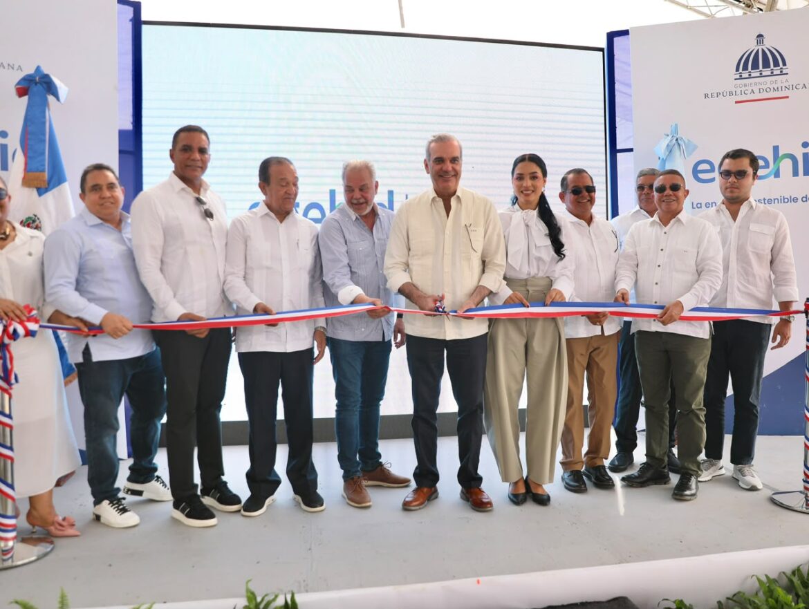 Abinader inaugura carretera Cruce Los Quemados que mejora la conectividad para el desarrollo agrícola de Santiago Rodríguez