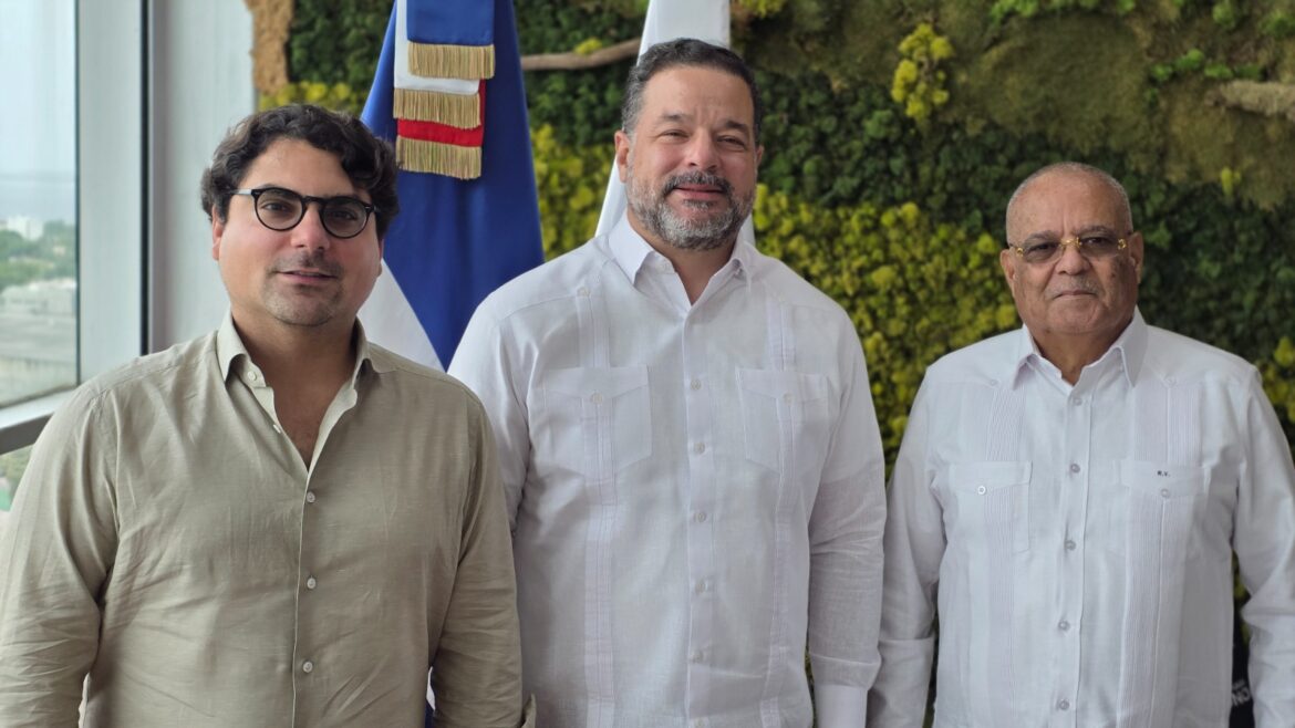 Anuncian siembra de 10 millones de árboles en principales autopistas del país