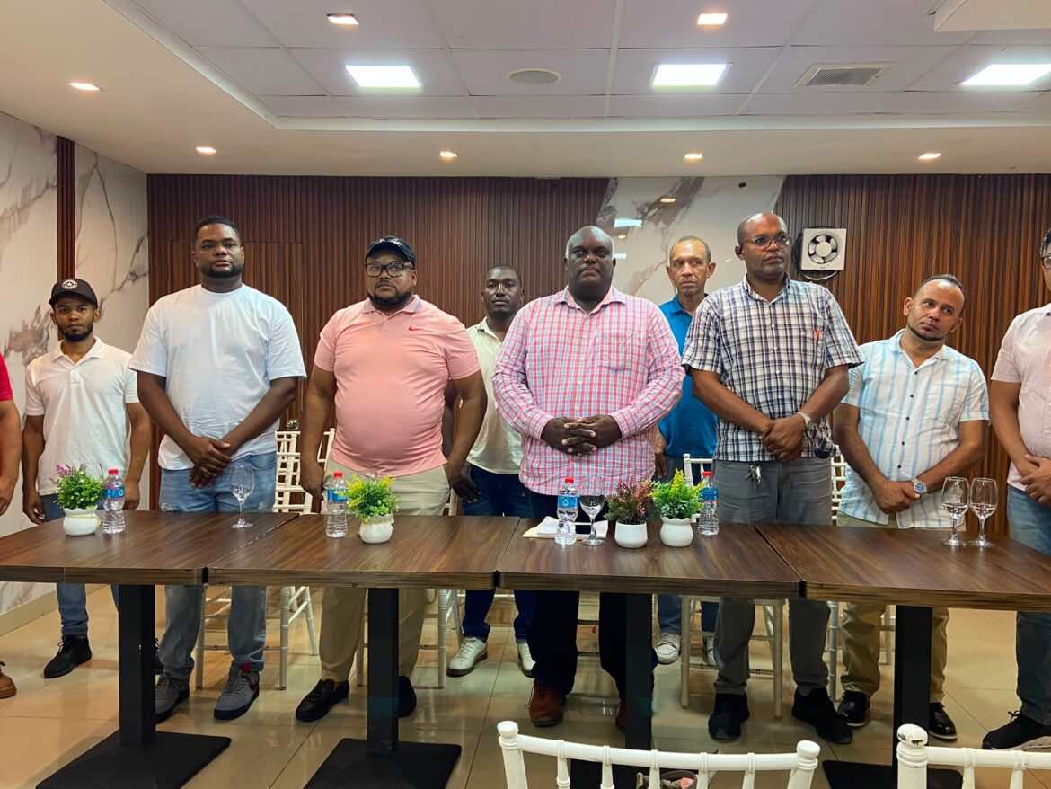 Empresarios impulsan movimiento que promueve a Oliver Santos para la Alcaldía de San Cristóbal