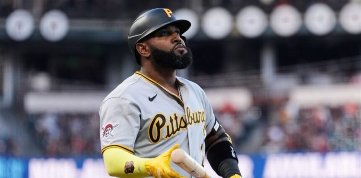 Piratas liberan a Marcell Ozuna y subirán al dominicano Ronny Simón