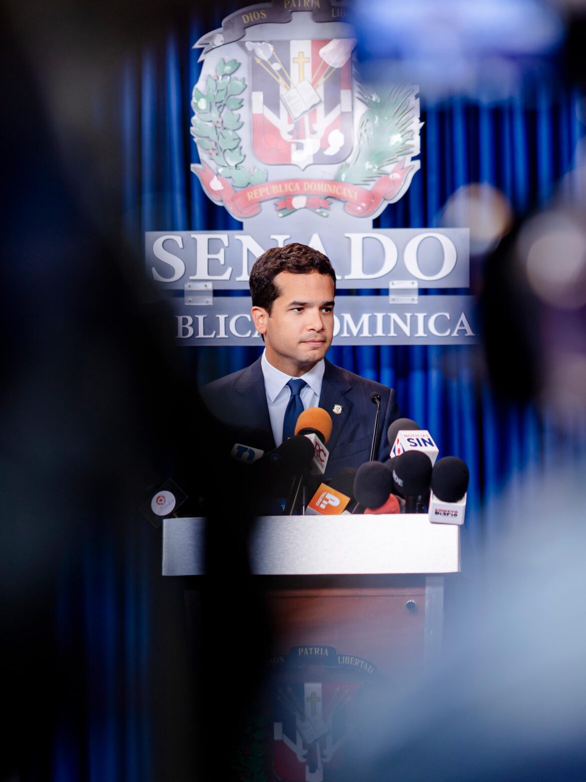 Omar Fernández revela matrícula de estudiantes haitianos crece en 180 mil estudiantes