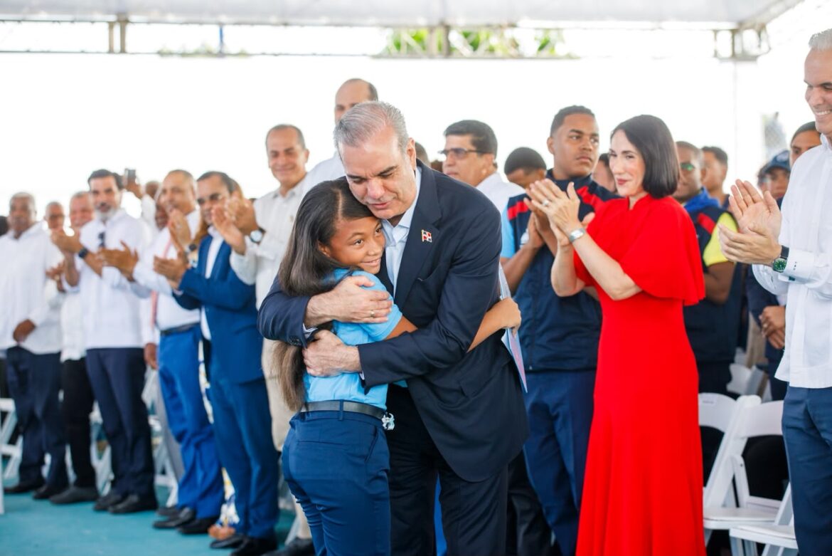 Gobierno de Luis Abinader logra la máxima calificación y excelencia del cuerpo docente nacional