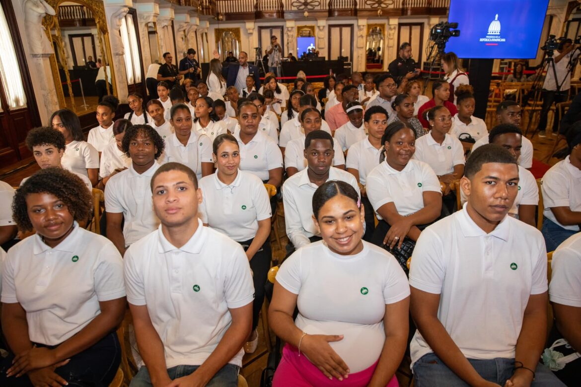 Población “nini” baja de 28.3 % en 2020 a 16.59 % en primer trimestre de 2026