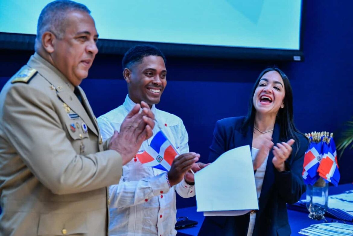 Faride Raful juramenta a 182 nuevos ciudadanos dominicanos de más de 30 países