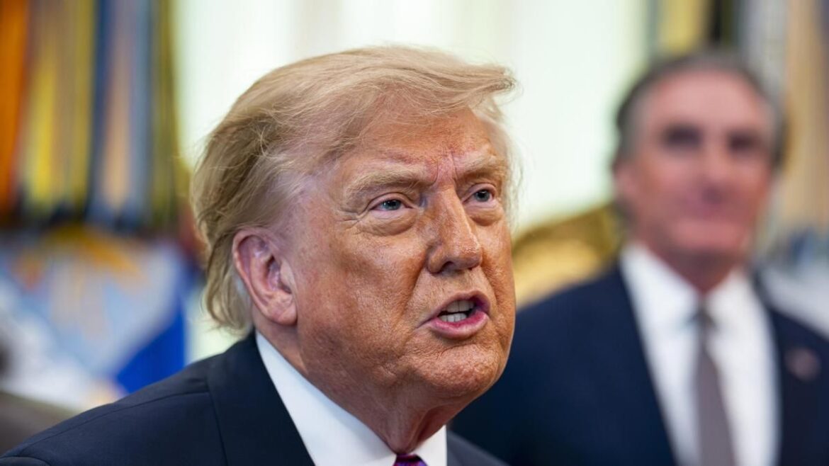 Trump acusa al sistema de voto por correo de ser “corrupto” tras decisión del Supremo