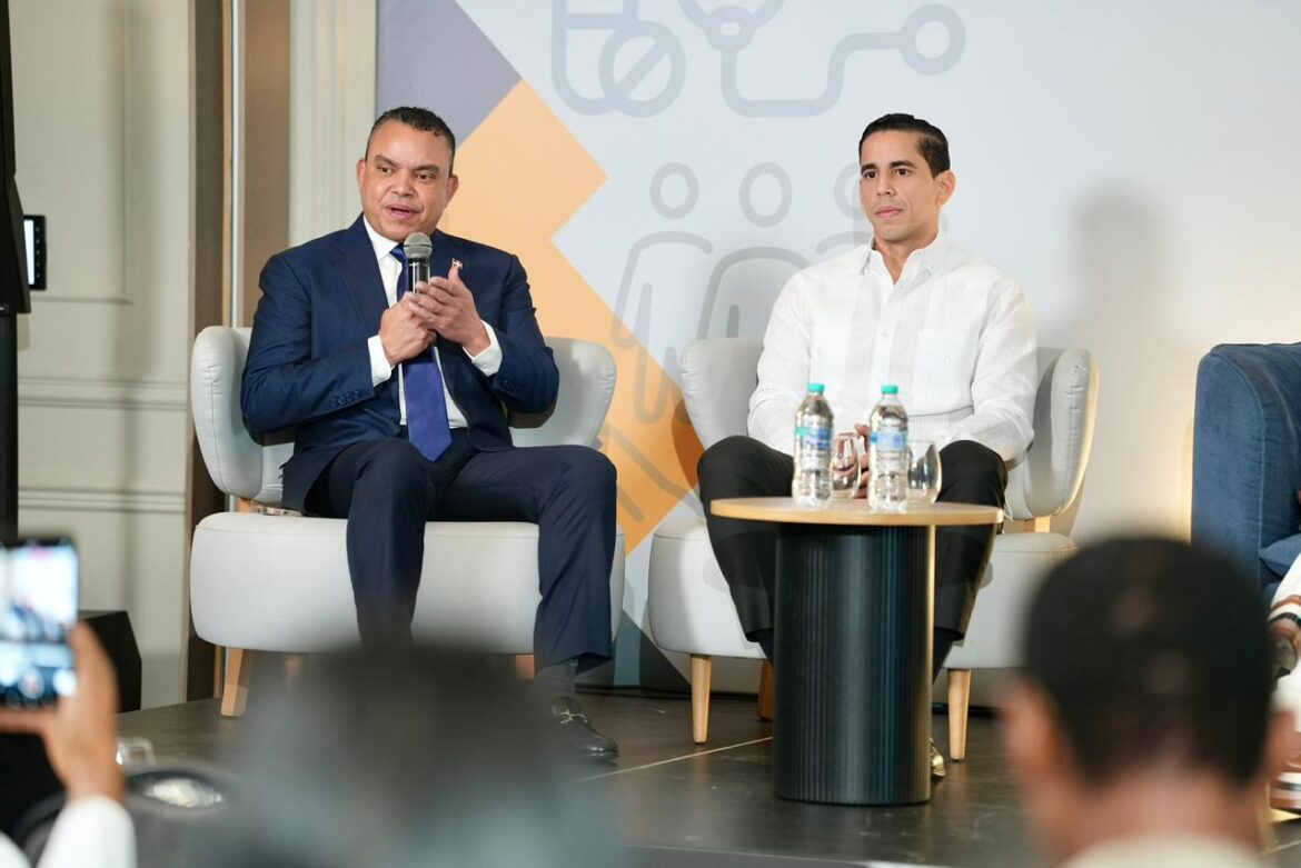 Director del SNS destaca avances en salud durante Foro de Gestión Gubernamental 2026