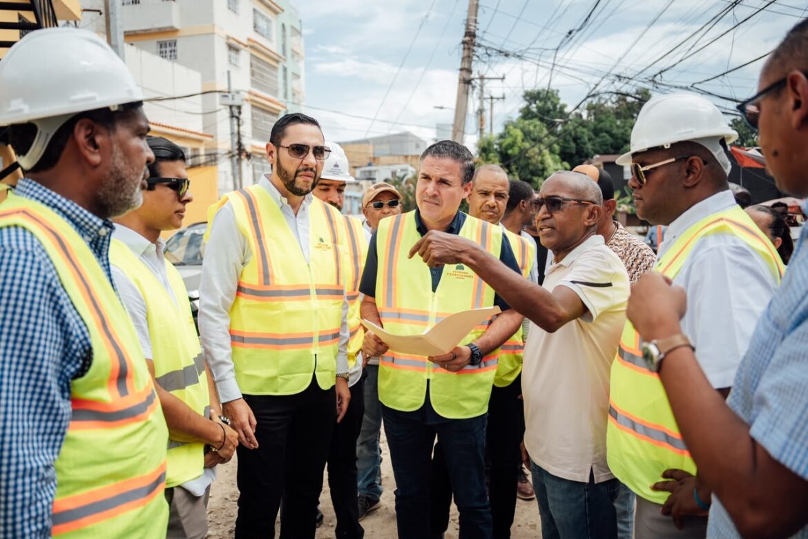 Ministro Jean Luis Rodríguez supervisa intervención integral en sector Los Praditos, en el DN