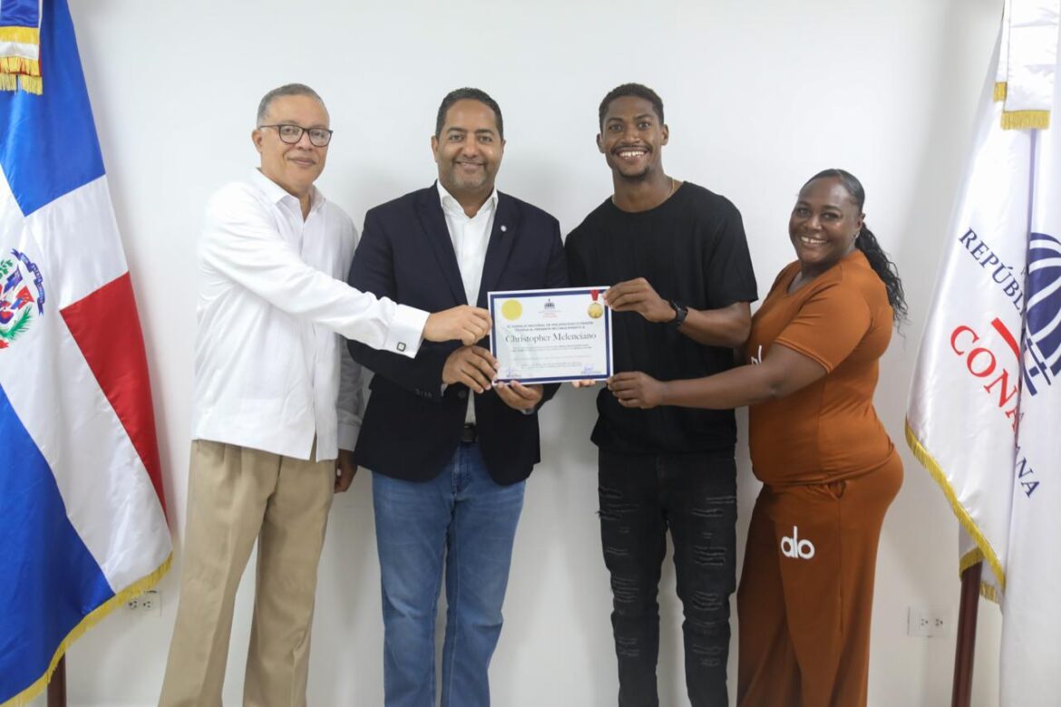 CONADIS reconoce atleta sordo Christopher Melenciano tras conquistar medalla de oro en los Centroamericanos 2026
