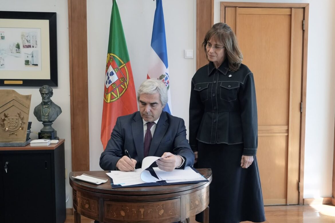 Embajadora dominicana en Portugal concretiza firma de acuerdo de cooperación en materia de defensa entre ambos países