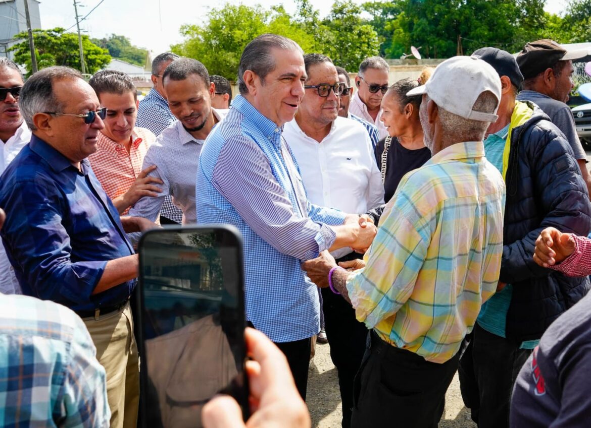 Francisco Javier García escucha a sectores productivos de La Vega y promete reivindicar a Danilo Medina y el PLD