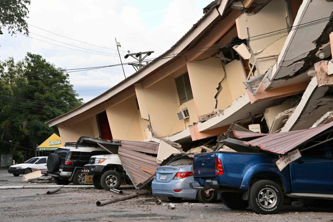Panamá eleva alerta por lluvias en zonas golpeadas por terremoto