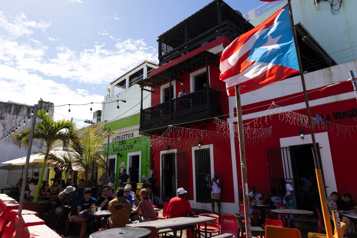 Un 42 % de los municipios de Puerto Rico ha perdido más del 15 % de su población en 25 años