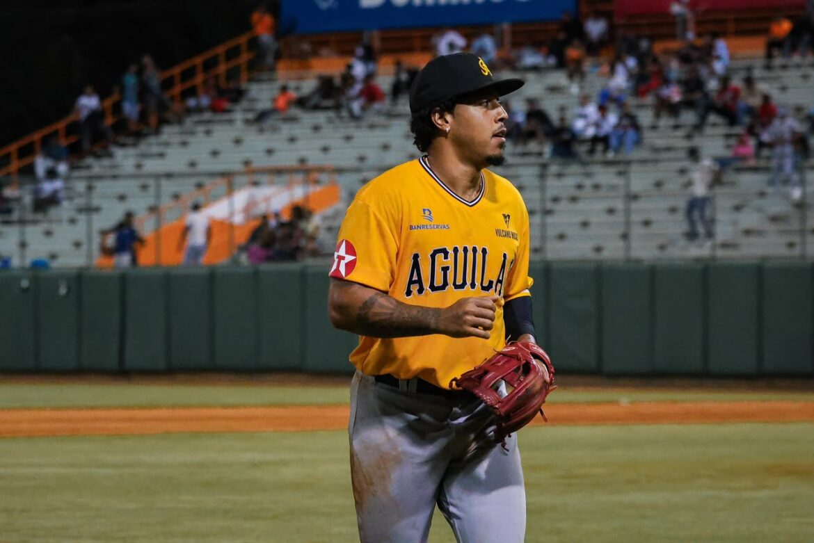 Águilas caen 7-4 ante los Toros pese a temprano ataque y sólido debut de Luis Peña