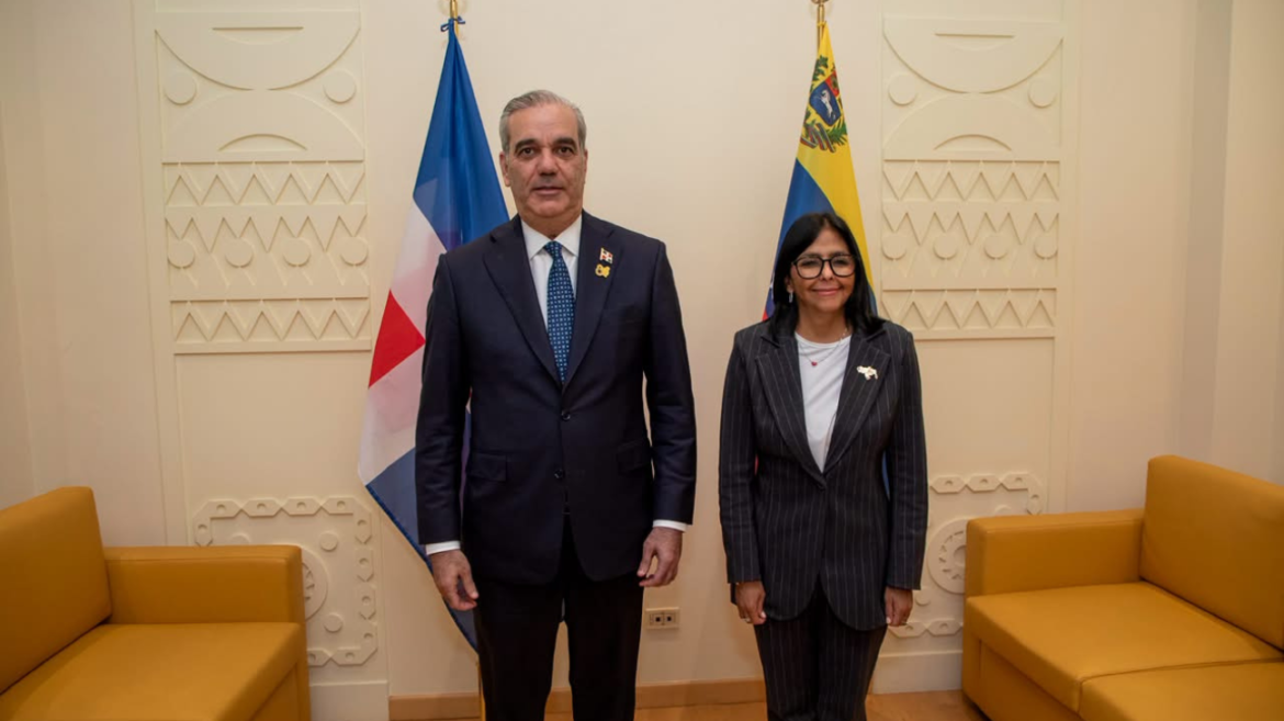 Abinader y Delcy Rodríguez abordan cooperación energética y consular en reunión en Roma