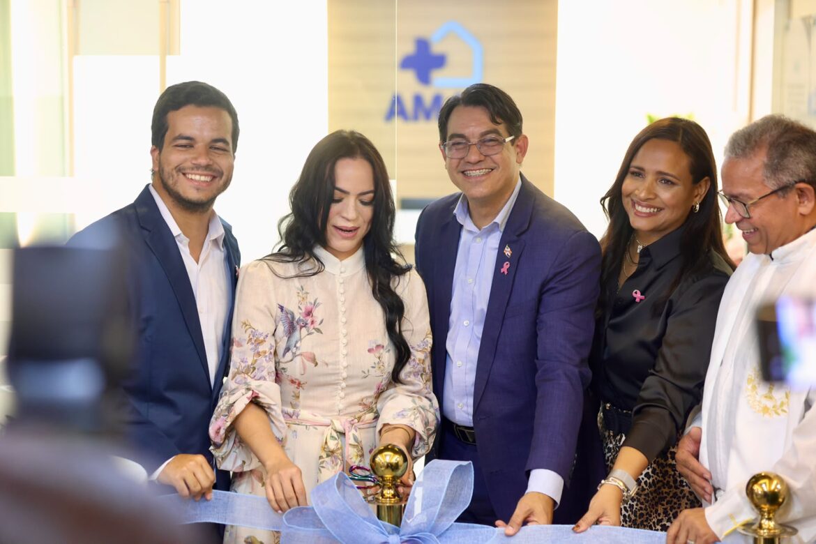 AMAD celebró su reapertura en Santiago con charla educativa sobre prevención del cáncer de mama